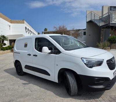 Opel Combo (white) 2021