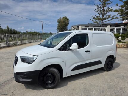 Opel Combo (white) 2021